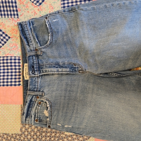 Abercrombie Classic Fit Mom High Rise Jeans | Size 28 - Picture 4 of 6